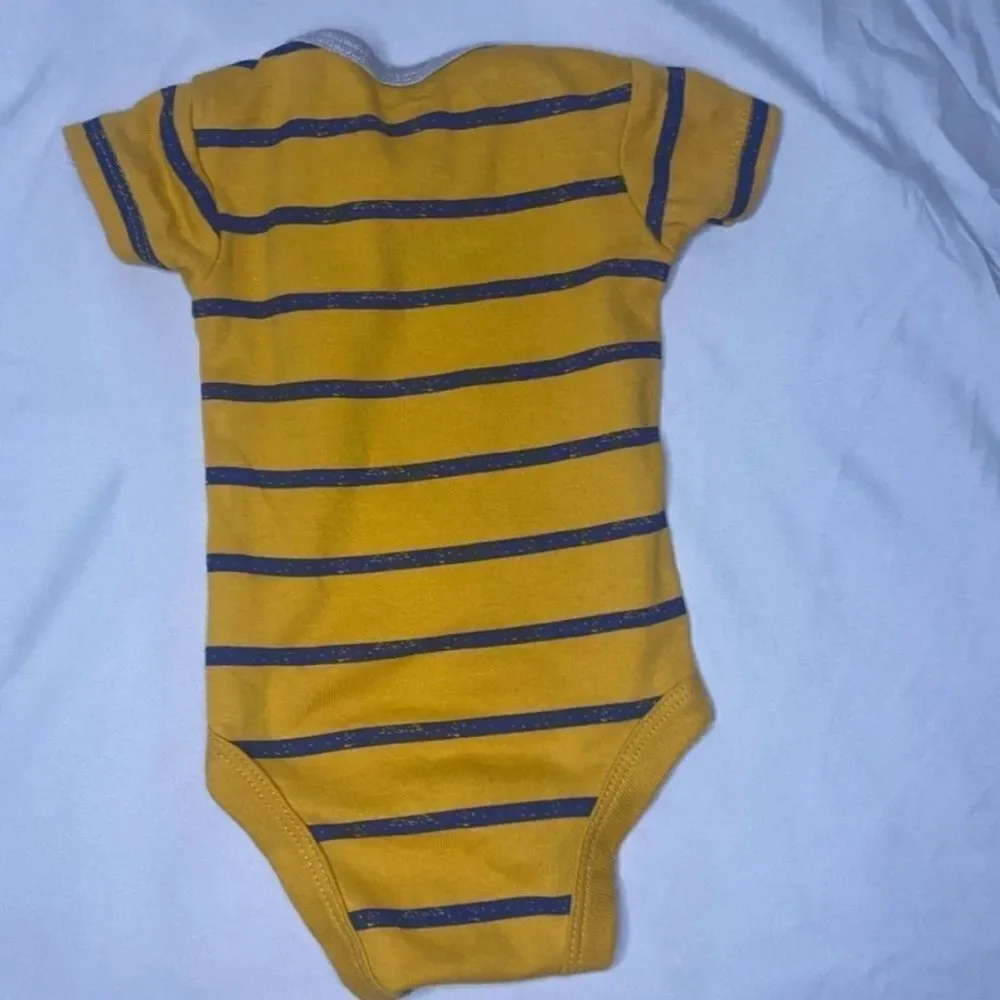 Gerber Baby boy 4 piece set Size 0-3M